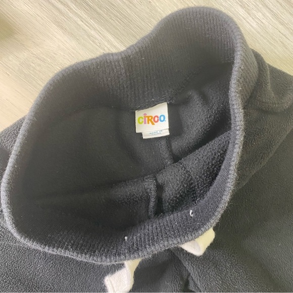 Long Sleeve Striped Onesie Black & White, with Black Pants Size 3-6 mos - Picture 8 of 10